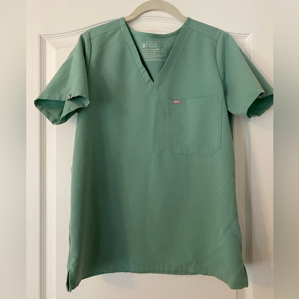 FIGS Catarina One Pocket Scrub Top
